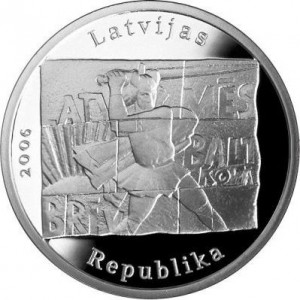 Реверс монеты Латвия, 1 лат, 2006, Баррикады января 1991 года