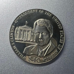 Реверс монеты Либерия, 10 долларов, 2002, 42-й президент США - Уильям Дж. Клинтон