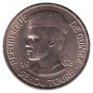 Аверс монеты Гвинея, 10 франков, 1962