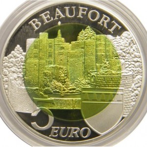 Реверс монеты Люксембург, 5 евро, 2013, Замки Люксембурга - Замок Бофор