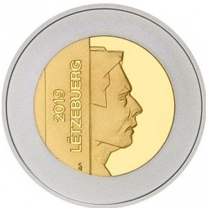 Аверс монеты Люксембург, 5 евро, 2019, Флора и фауна Люксембурга - Большая поганка, или чомга /Podiceps cristatus/