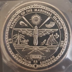 Аверс монеты Маршалловы Острова, 5 долларов, 1995, Истребитель - F-16 Fighting Falcon
