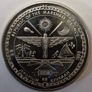 Аверс монеты Маршалловы Острова, 5 долларов, 1998, Дружба 7 и Discovery STS-95
