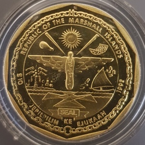 Аверс монеты Маршалловы Острова, 10 долларов, 1992, Открытие Нового света - "Санта Мария"