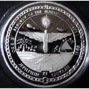 Аверс монеты Маршалловы Острова, 50 долларов, 1989, Первый экипаж космической станции