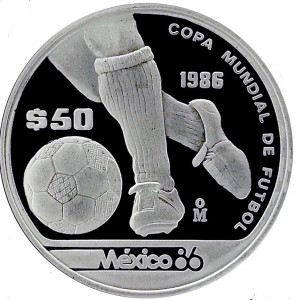 Реверс монеты Мексика, 50 песо, 1986, Чемпионат мира по футболу 1986 - Ведение мяча