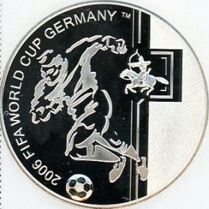 Реверс монеты Монголия, 500 тугриков, 2006, Чемпионат мира по футболу FIFA, Германия 2006 /1 футболист/