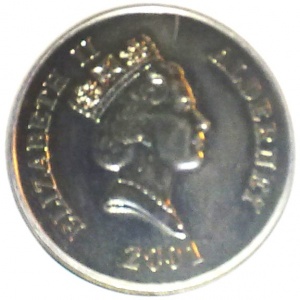 Аверс монеты Олдерни, 5 фунтов, 2001, 75 лет со дня рождения Королевы Елизаветы II
