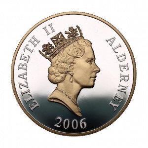Аверс монеты Олдерни, 5 фунтов, 2006, 80 лет со дня рождения Королевы Елизаветы II - Коронация