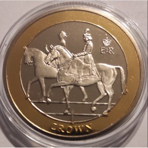 Реверс монеты Остров Вознесения, 1 крона, 2018, 65 лет коронации Елизаветы II - На лошадях