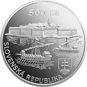 Аверс монеты Словакия, 500 крон, 2007, 450 лет старой крепости в Комарно