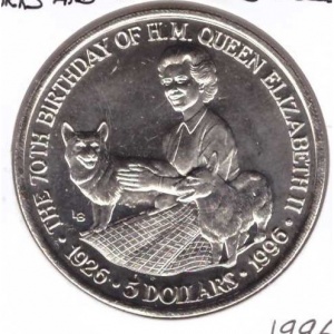 Реверс монеты Тёркс и Кайкос, 5 долларов, 1996, 70 лет со дня рождения Королевы Елизаветы II
