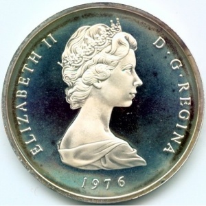 Аверс монеты Тёркс и Кайкос, 20 крон, 1976-1977, Королева Виктория