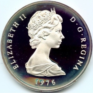 Аверс монеты Тёркс и Кайкос, 50 крон, 1976-1977, Королева Виктория